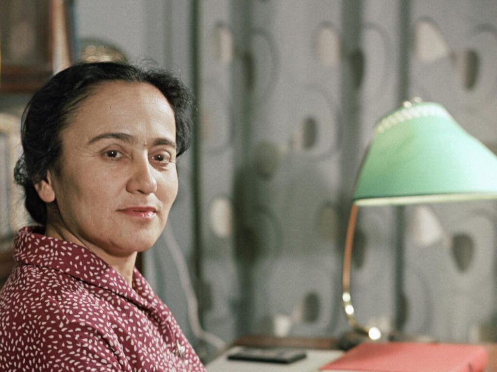 zulfiyaxonim sherlari